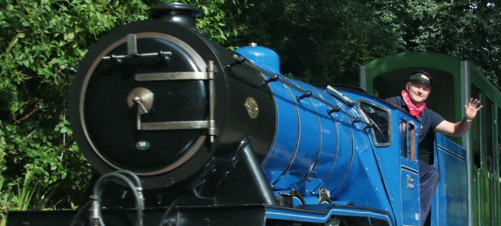 Blue locomotive at North Bay Railway